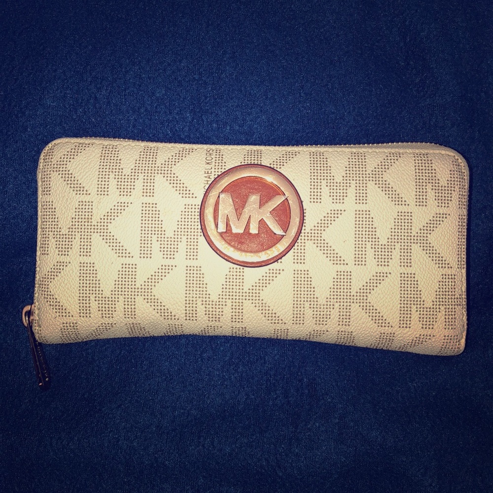 Micheal Kors Wallet 🔥